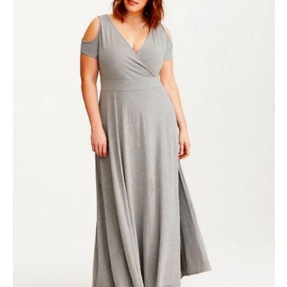 ✨Torrid Heather Gray Cold Shoulder Surplice Maxi Sz 3X Dress✨ - Picture 2 of 10